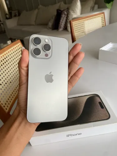 iPhone 15 Pro Max 256GB Titânio Natural | Nunca Aberto | Caixa, Cabo, Capa e Película