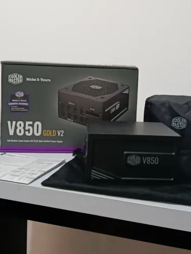 Fonte Cooler Master V850 V2 850W - COM DEFEITO - LEIA A DESCRIÇÃO