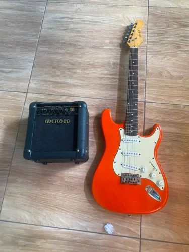 Guitarra Rocky By condor 