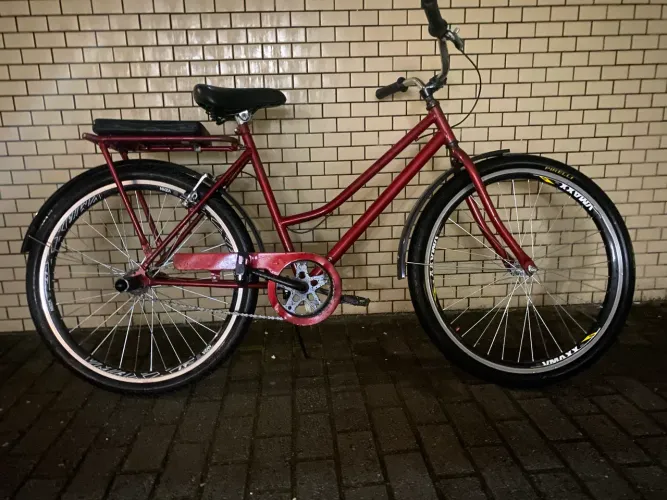 Bike tropical vermelha 