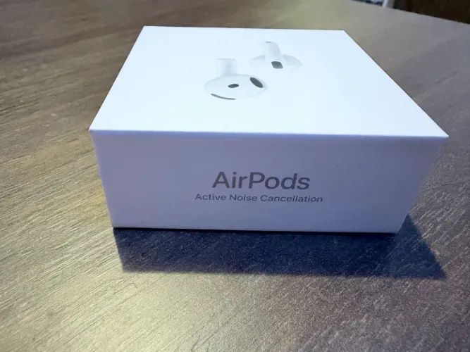 AirPods 4 com Cancelamento de Ruído