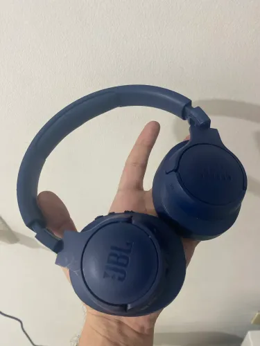 Fone JBL Tune 770 NC Vender Logo 