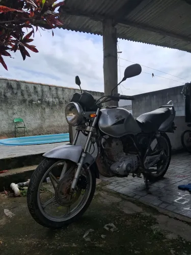 Yes 125 ótimo custo benefício.