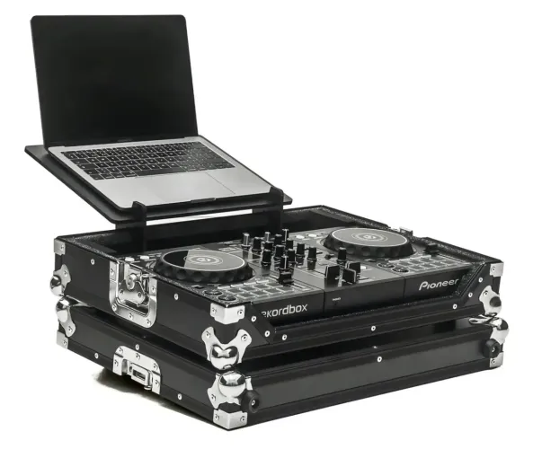 DDJ 400 