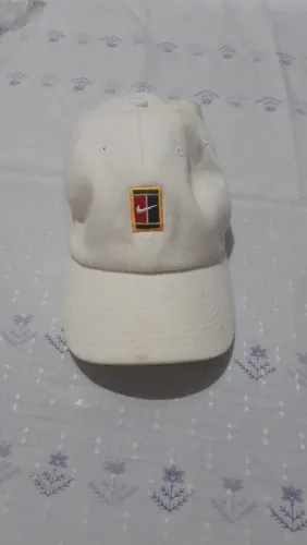 Boné Nike Court branco