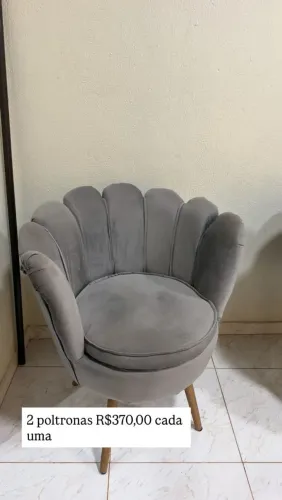 Poltronas R$ 370,00 cada .Tenho 2 disponíveis.  Lindas e confortáveis.