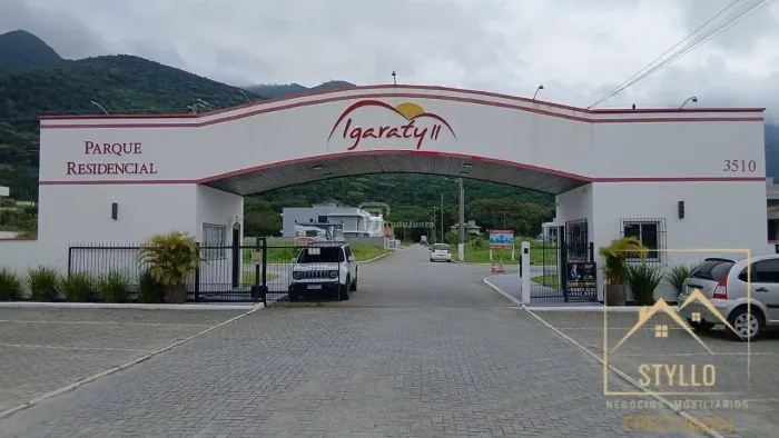 Terreno com 450,00 m² no Condomínio Parque Residencial Igaraty Palhoça SC