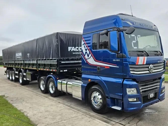 Volkwagen Meteor 28.480 6x2 Ano 25 + 4 Eixo Graneleiro Facchini Ano 26 0km cm pneus