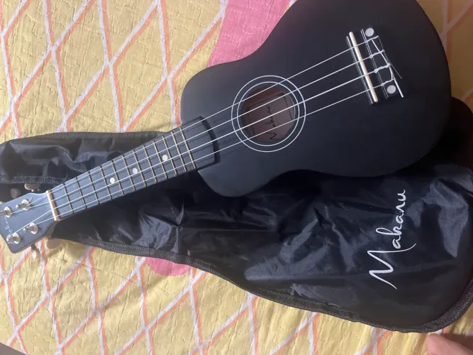 Vende-se Ukulele mahanu