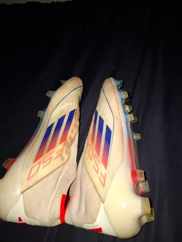 Chuteira f50 adidas branca tamanho 39 Original (usada)