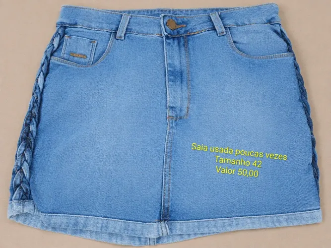 Roupas semi novas