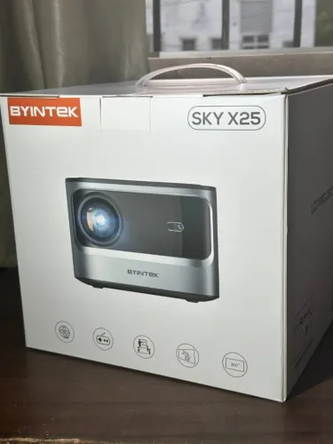 Smart Projetor BYINTEK X25 LACRADO! Novo ! Autofoco 900 ANSI Wifi.