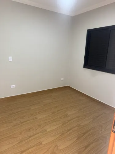 Vende se casa nova em condomínio vila romana 