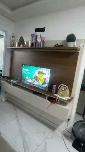 Vendo painel de TV para sala 