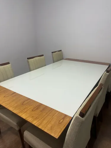 Mesa de jantar com 6 cadeiras
