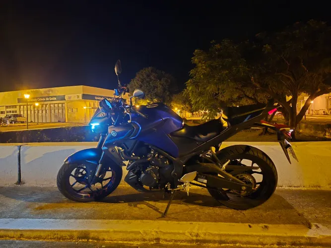 Yamaha MT 03 azul 