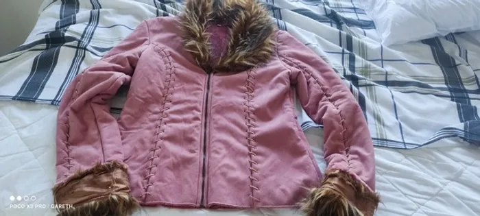 Jaqueta de Couro Detalhes Pelúcia