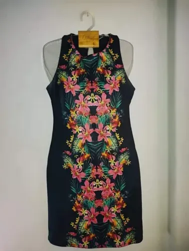Vestido Renner elastano tamanho médio 