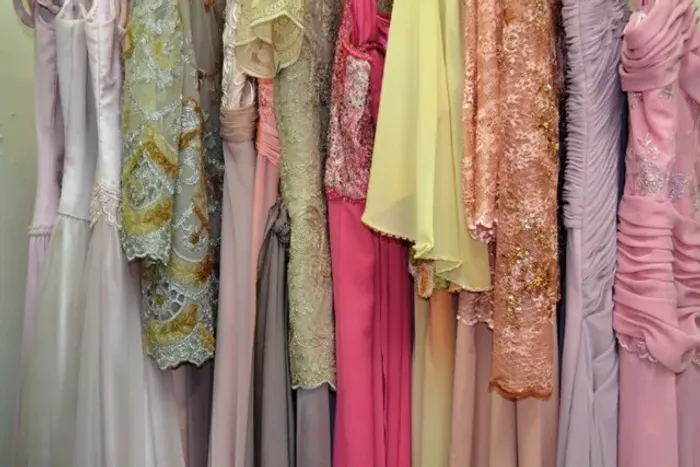 Lote de vestidos de Festas