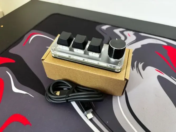 Mini Teclado Macro Mecânico Configurável com LED - Novo!