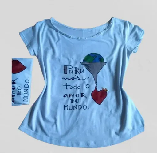 Blusa Camisa t-shirt Feminina com letra e Pérola - Envio SE Região