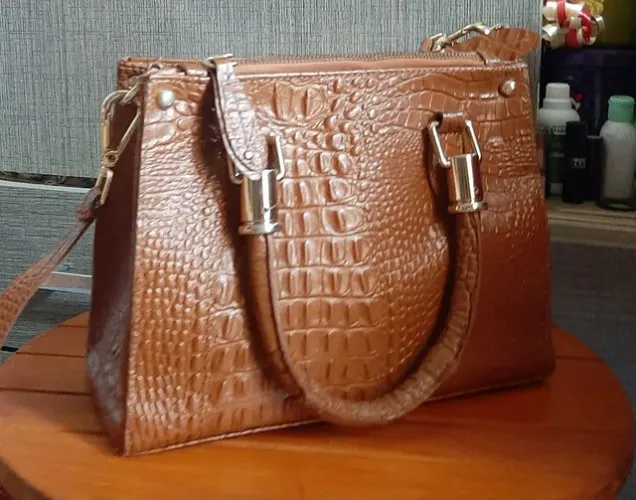 Bolsa de couro felicia média 