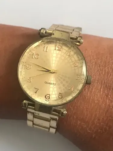 Relógio feminino usado por 60,00