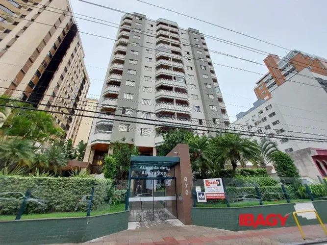 FLORIANóPOLIS - Apartamento Padrão - Centro
