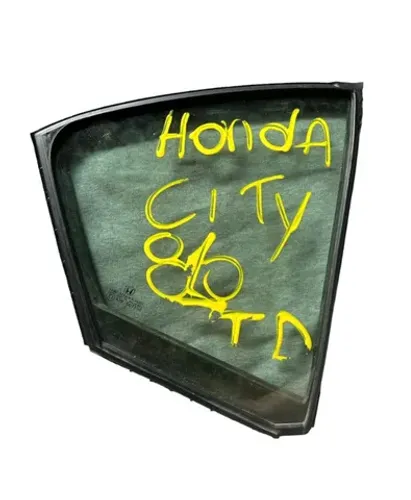 Vidro Vigia Traseiro Direito Honda City 2013-2016