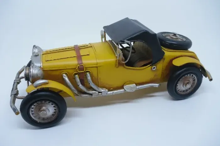 carro vintage calhambeque amarelo - novo - na caixa - peça única