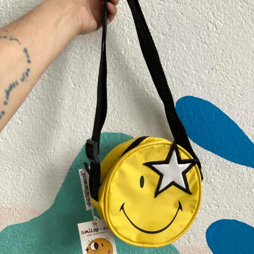 Bolsa CrossBody Smiley coleção Riachuelo
