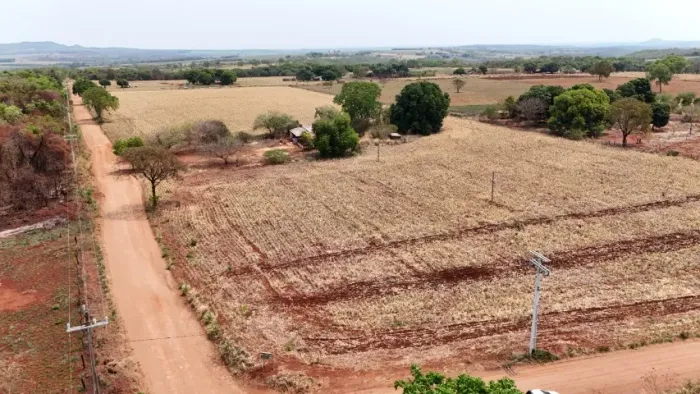 Chácara 5.5 hectares em Jaraguari. Terra Boa 07 km apenas estrada de chão!