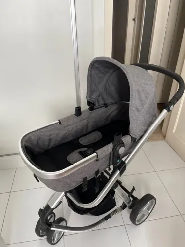 Carrinho e bebê conforto Mobi frist safety