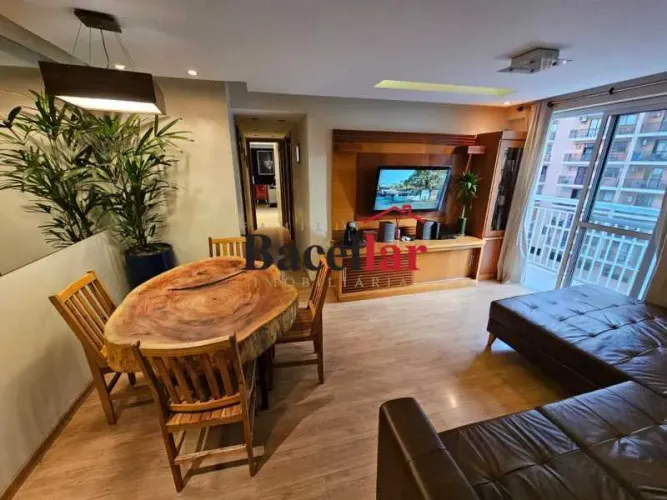 Apartamento : / Residencial / São Cristóvão
