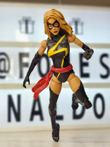 Marvel Legends Miss Marvel