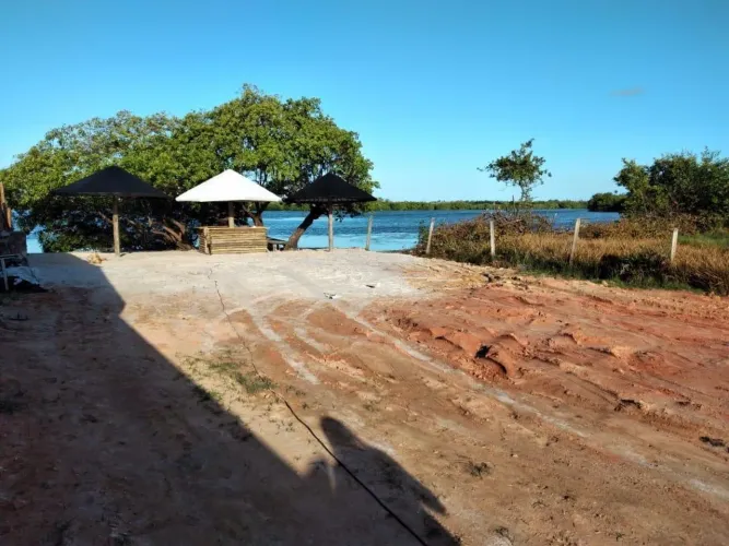 EXCELENTE TERRENO BEIRA DA LAGOA!! 2.400 METROS QUADRADOS!!VENDO OU TROCO!! 800 MIL