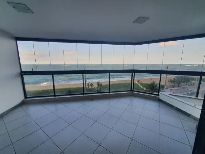 Apartamento FRENTE MAR (Praia da Costa)