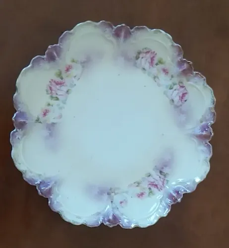 Lindo prato decorativo vintage com flores
