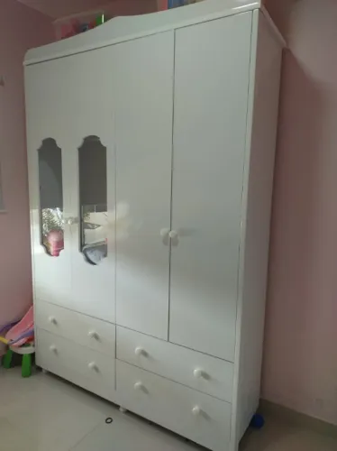 Guarda Roupa e Cômoda branco