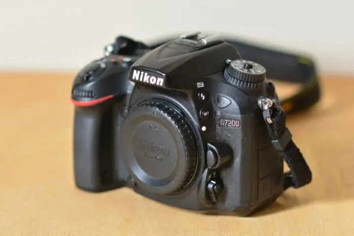 Nikon D7200 + lente 50mm 1.8  - 4 mil cliques