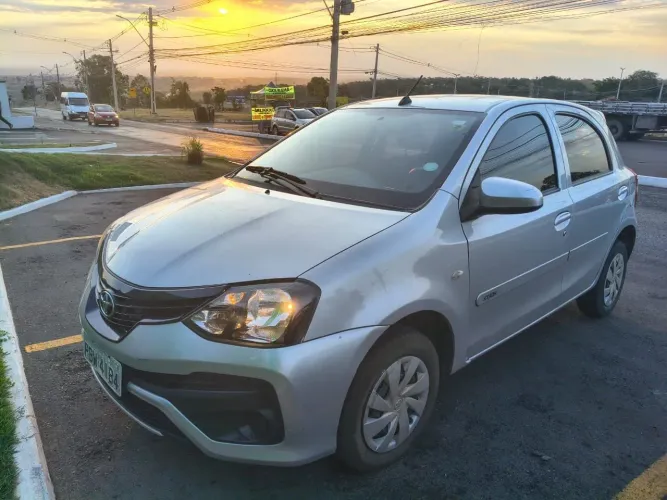 Toyota Etios X 1.3 Flex 16V 5P Aut. 2020