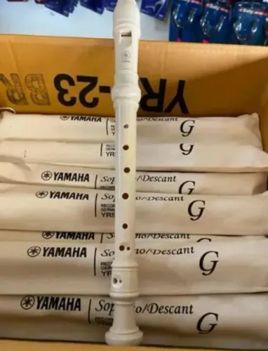 Flauta Yamaha Soprano Doce Germânica Yrs-23
