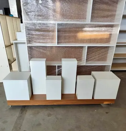 Movel para vitrine em MDF - Fabricamos sob encomenda 