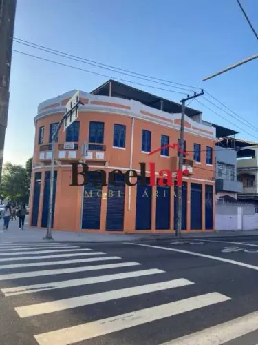 2 Lojas modernizadas em Benfica.