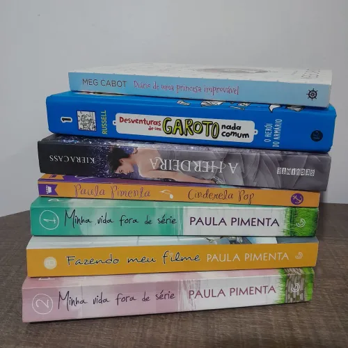 Coleção de livros - Paula Pimenta - Meg Cabot - Kiera Cass