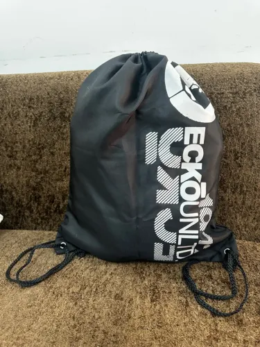 Mochila Ecko Unltd Preta - Cordão 