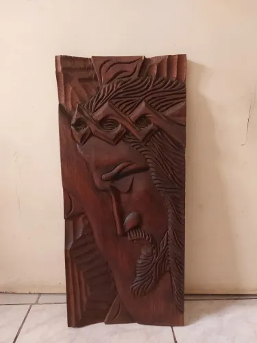 Arte Religiosa - Escultura em Madeira - Jesus Cristo
