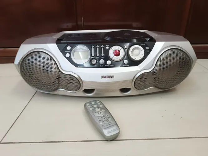 Som Philips com CD Player toca fitas e Rádio AM/FM