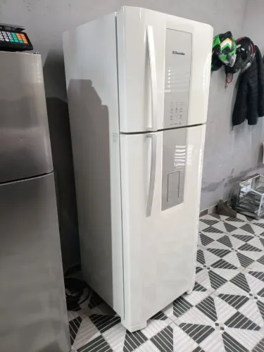 GELADEIRA ELETROLUX 441 LITROS FROST FREE 220 VOLTS FUNCIONANDO PERFEITAMENTE