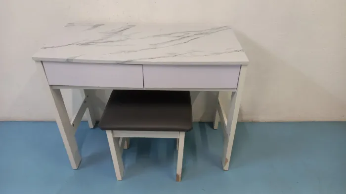 Mesa com banco